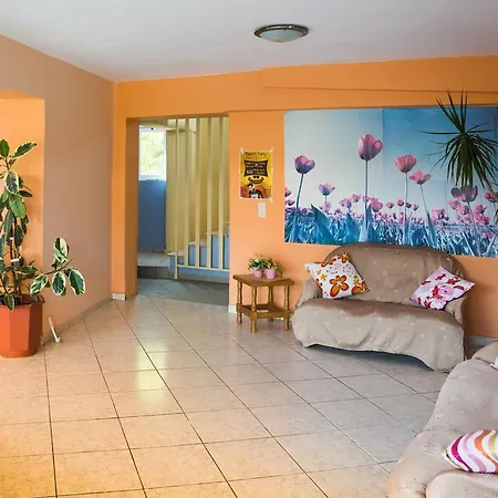 Avra Lejlighedshotel