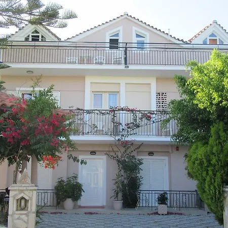 Lejlighedshotel Avra 2*